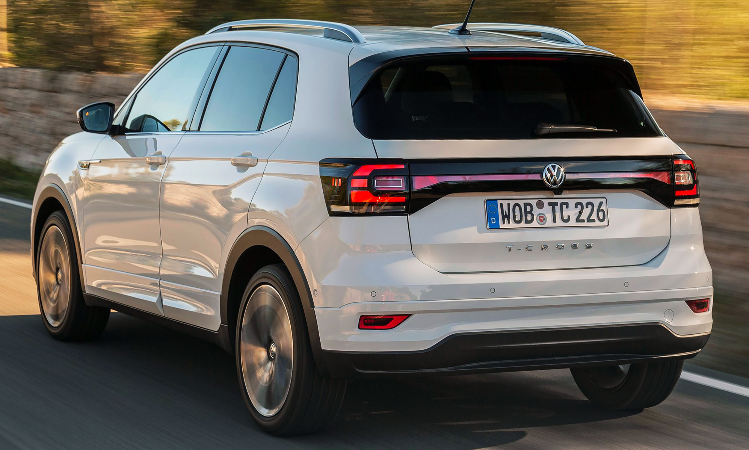 Alfa rent a car Cluj Napoca airport Avram Iancu Volkswagen VW T-Cross Rear Side Design inchirieri auto aeroport