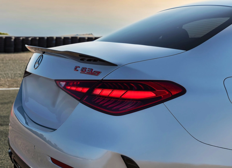 Mercedes-AMG recunoaște eroarea: Motorul cu 4 cilindri dispare de pe C 63