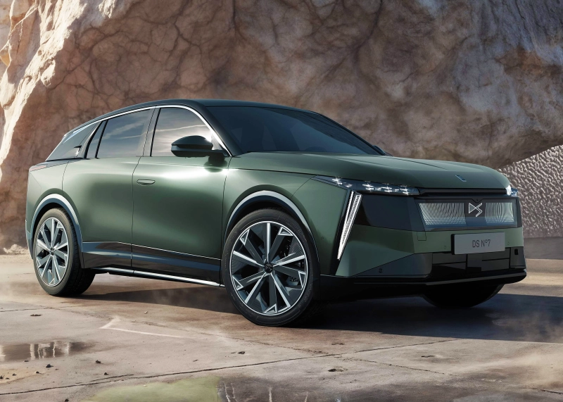 DS Automobiles a lansat noul SUV DS N°7: succesorul electric al modelului DS 7 promite o autonomie de 740 km