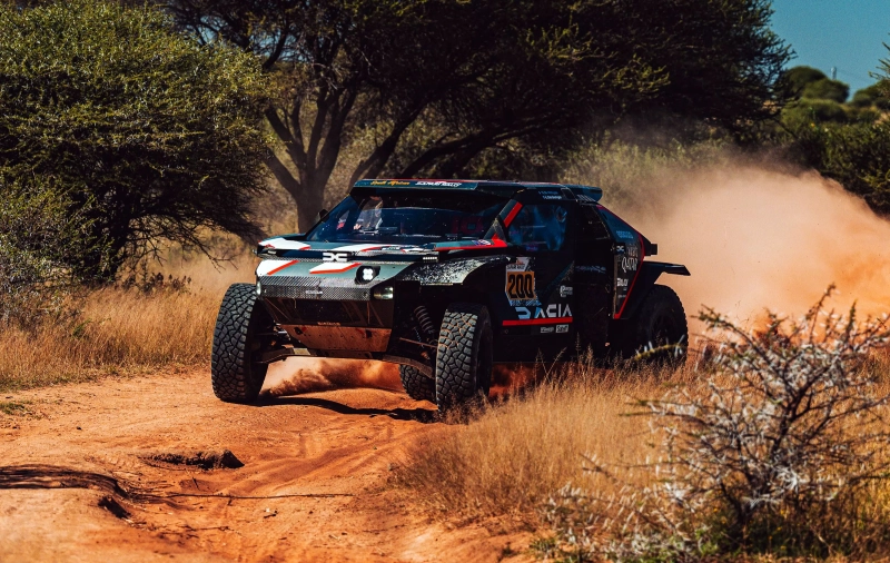 Dacia Sandriders debutează pe podium în Raliul Portugaliei: Sébastien Loeb ocupă locul 3 după prima probă