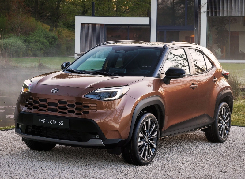 Toyota a lansat oficial noul Yaris Cross 2027: Mai multă putere și tehnologie pentru liderul segmentului hibrid