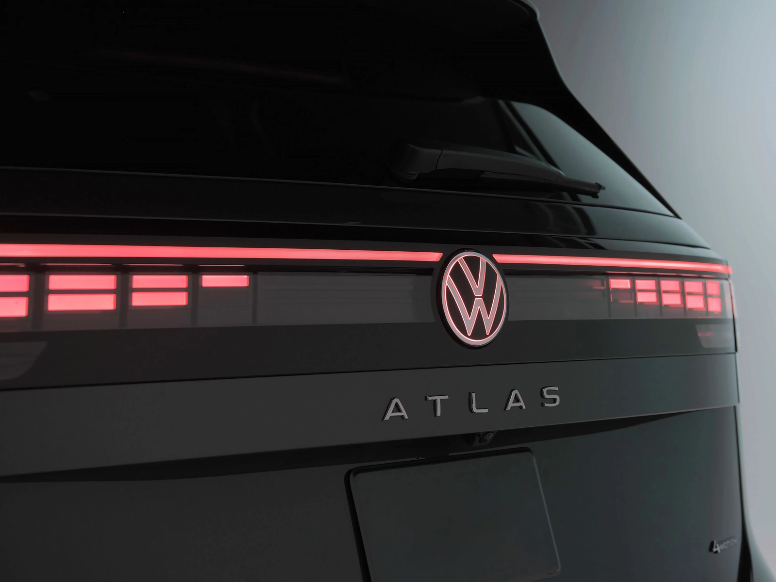 VW Prepares Largest Restructuring in History: 100,000 Layoffs and Closure of 4 German Plants