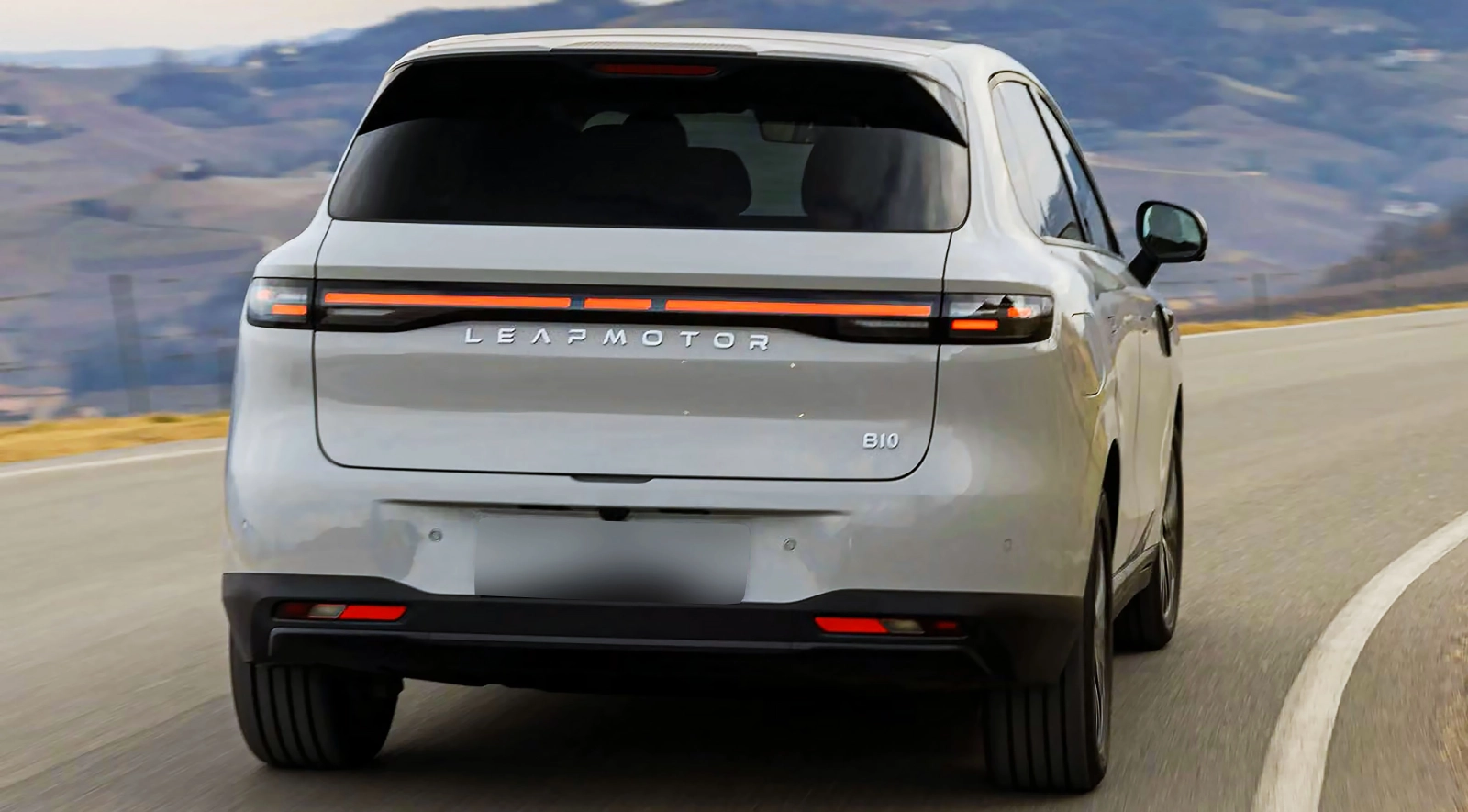 Leapmotor launches the new B10 Hybrid EV SUV in Romania. Autonomy of 900 km and starting price from 25.990 Euros