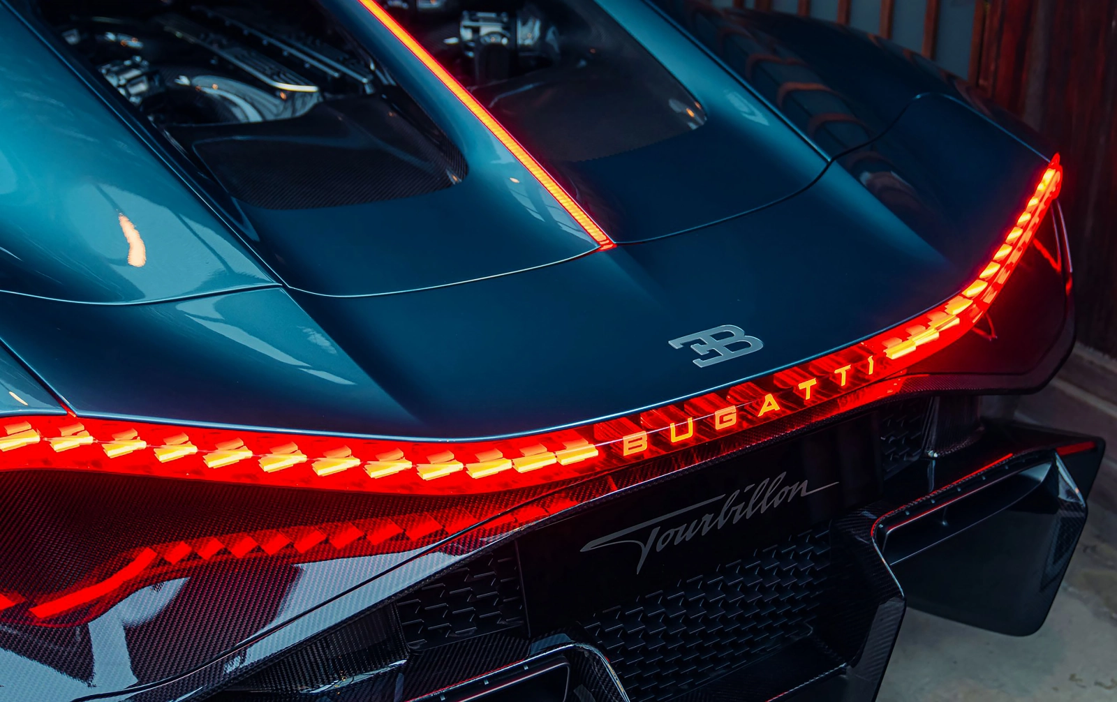 Bugatti părăsește Grupul Volkswagen după 28 de ani printr-o tranzacție de 1 miliard de euro