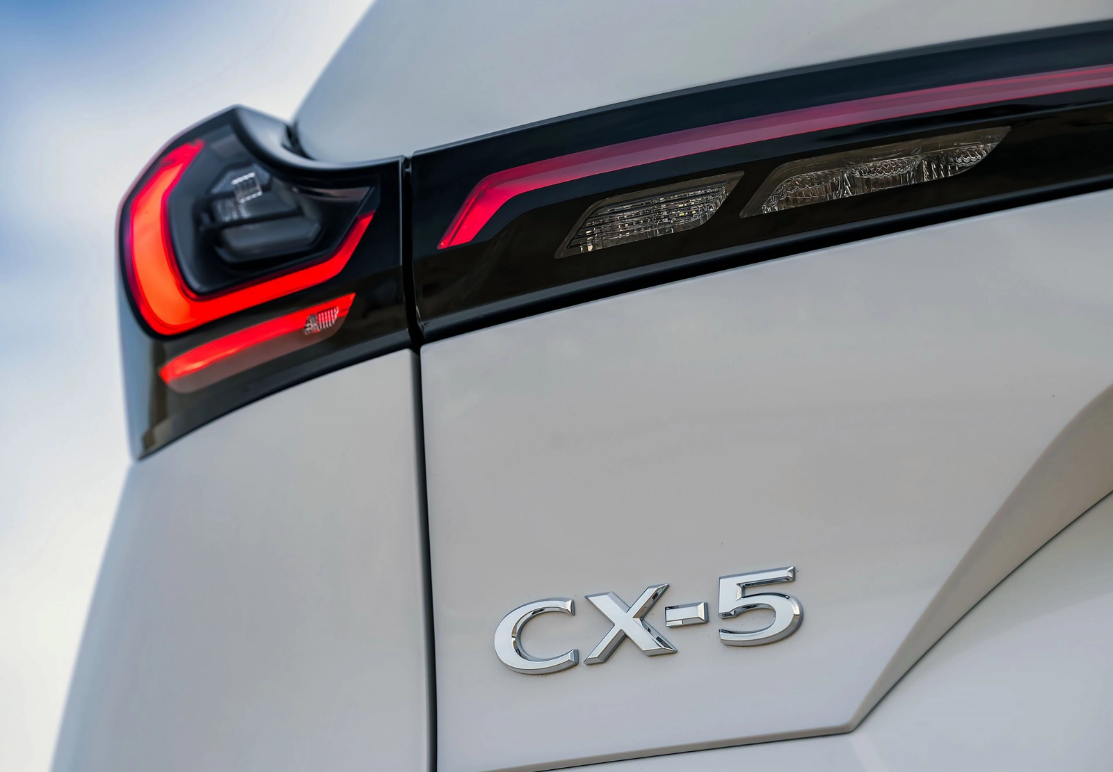 Mazda introduce asistentul Google Gemini pe noul SUV CX-5, actualizare gratuită și tehnologie avansată la bord
