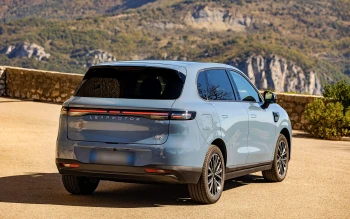 Leapmotor lansează în România versiunea B10 Hybrid EV: Autonomie de 900 km și preț sub 30.000 de euro