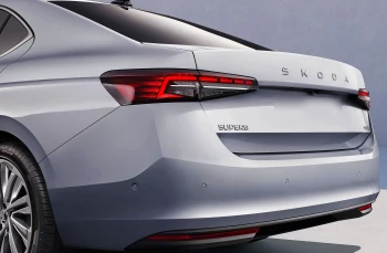 Skoda Superb împlinește 25 de ani, un sfert de secol de succes, 1.8 milioane de exemplare și 4 generații